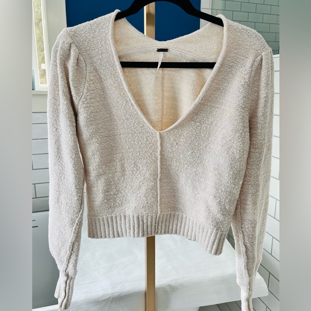 Free People Cream V-Neck Crop Sweater